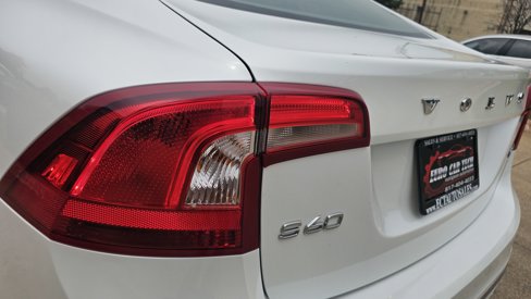 Used 2018 Volvo S60 T5 Inscription Platinum image 10