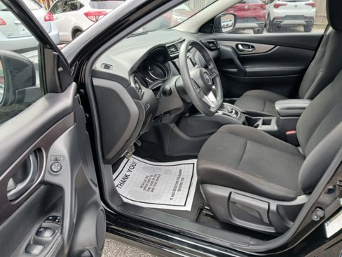 Used 2021 Nissan Rogue Sport S image 9