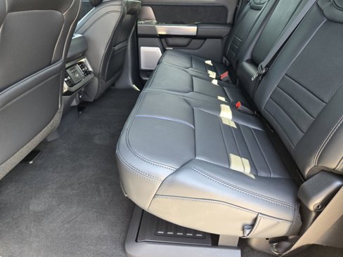 New 2026 Ford F350 Platinum w/ FX4 Off-Road Package image 26