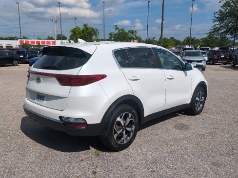 Used 2022 Kia Sportage LX image 5