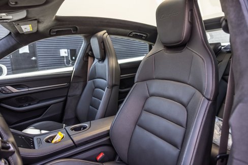 Certified 2025 Porsche Taycan Turbo image 5