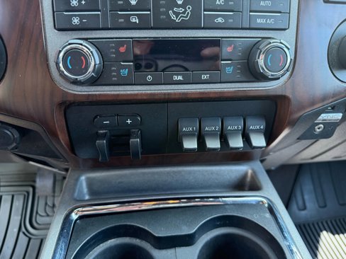 Used 2011 Ford F350 Lariat w/ Lariat Interior Pkg image 36