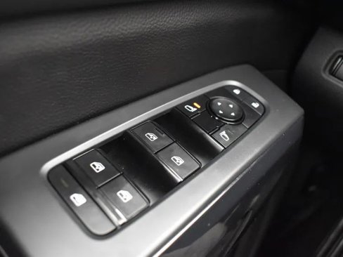Used 2023 Nissan Pathfinder SV image 21