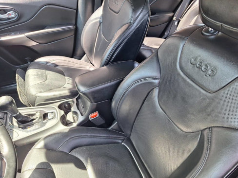 Used 2019 Jeep Cherokee Limited image 9