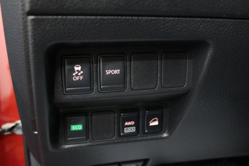 Used 2015 Nissan Rogue SV image 25