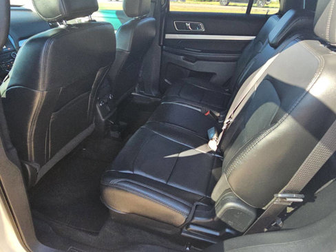 Used 2017 Ford Explorer XLT w/ Equipment Group 202A image 10