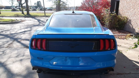 Used 2022 Ford Mustang Coupe image 5