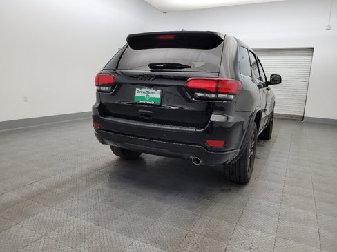 Used 2019 Jeep Grand Cherokee Altitude image 7