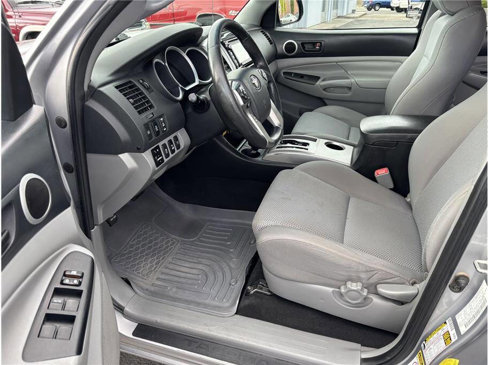 Used 2015 Toyota Tacoma 4x4 Double Cab image 11