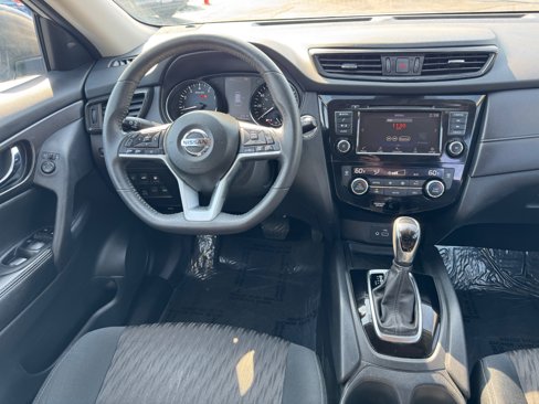Used 2019 Nissan Rogue SV image 16