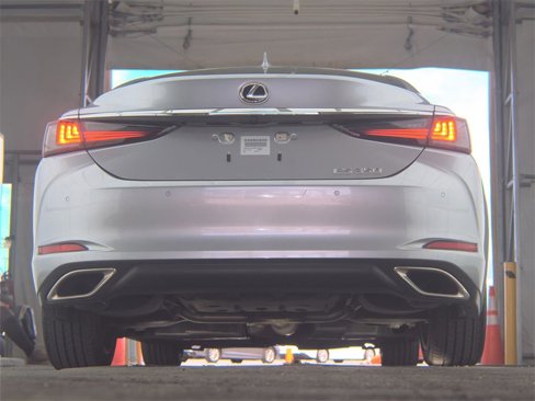 Used 2024 Lexus ES 350 w/ Premium Package image 8