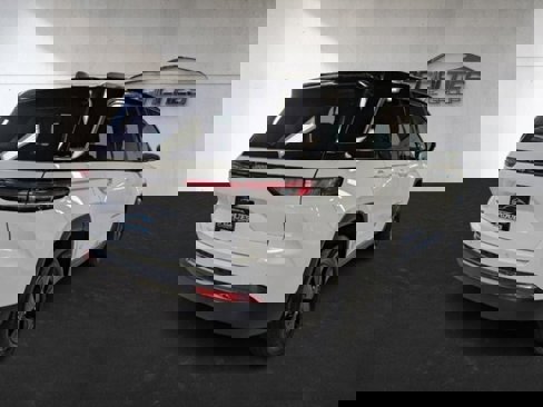 Used 2024 Jeep Grand Cherokee Limited 4xe image 10