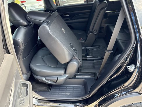 Used 2024 Toyota Grand Highlander XLE image 11