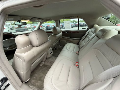 Used 2002 Cadillac De Ville Sedan w/ Comfort/Convenience Pkg image 16