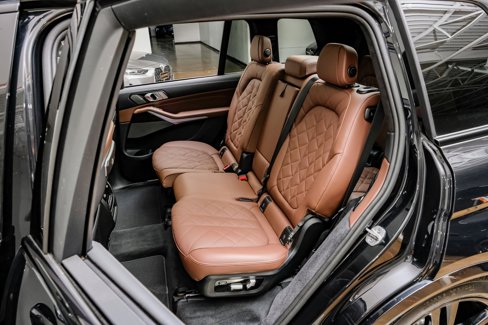 Used 2024 BMW X7 xDrive40i w/ M Sport Package image 43