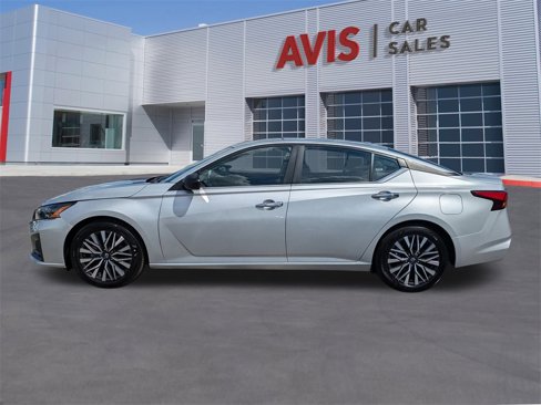 Used 2024 Nissan Altima 2.5 SV image 10