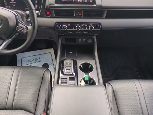 Used 2023 Honda Pilot Elite image 18