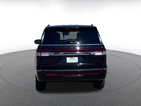Used 2024 Lincoln Navigator Premiere image 12