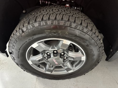 New 2025 GMC Sierra 2500 SLT w/ SLT Premium Package image 6