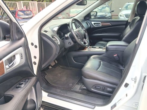 Used 2018 Nissan Pathfinder Platinum image 9