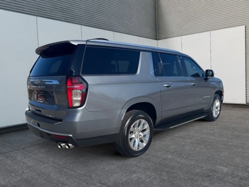 Used 2021 Chevrolet Suburban Premier w/ Premium Package image 9