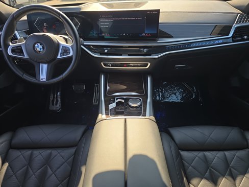 Used 2024 BMW X6 xDrive40i w/ Premium Package image 11