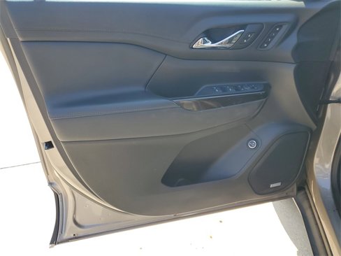 Used 2023 GMC Acadia AT4 w/ Technology Package image 13