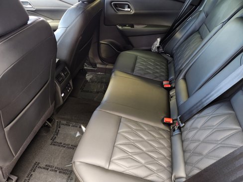 New 2026 Nissan Rogue Platinum image 9
