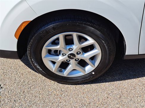 Used 2025 Kia Soul S image 9