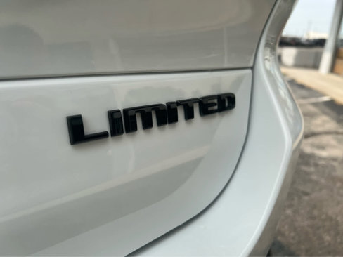 New 2025 Jeep Grand Cherokee L Limited w/ Black Appearance Package image 10