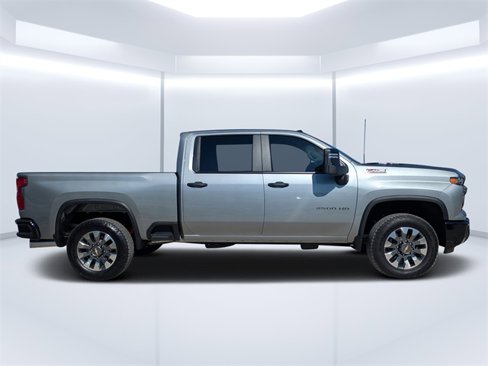 Used 2025 Chevrolet Silverado 2500 Custom w/ Custom Value Package image 2