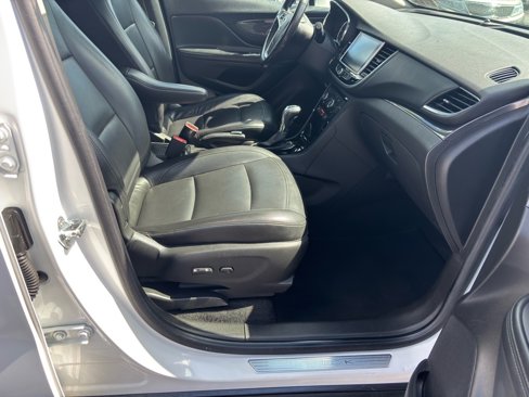 Used 2019 Buick Encore Essence image 18