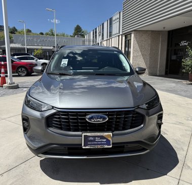 Certified 2025 Ford Escape SE image 2