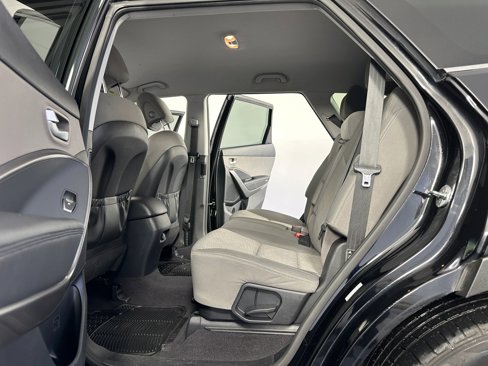 Used 2017 Hyundai Santa Fe SE image 26