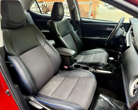 Used 2018 Toyota Corolla SE image 12
