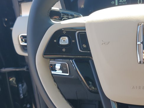 New 2026 Lincoln Corsair Premiere image 17