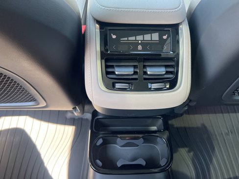 New 2026 Volvo XC90 B6 Plus image 30
