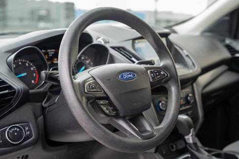 Used 2017 Ford Escape SE w/ Equipment Group 201A image 6