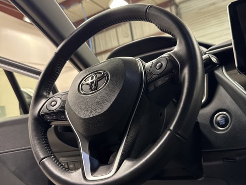 Used 2025 Toyota Corolla SE image 13