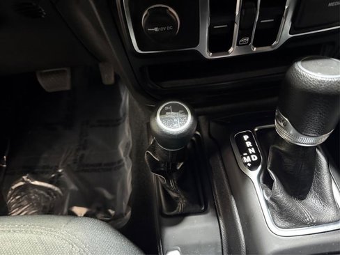 Used 2023 Jeep Wrangler Unlimited w/ 8.4" Radio Group image 30
