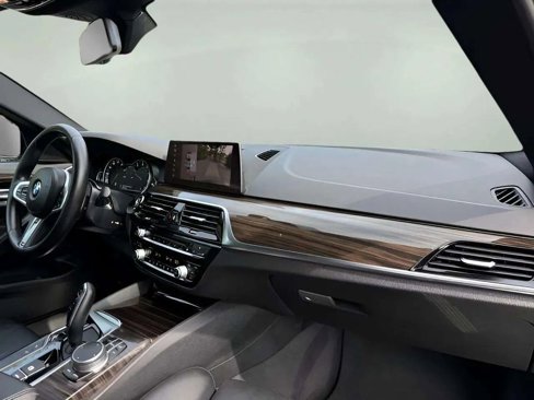 Used 2019 BMW 540i xDrive w/ M Sport Package image 29
