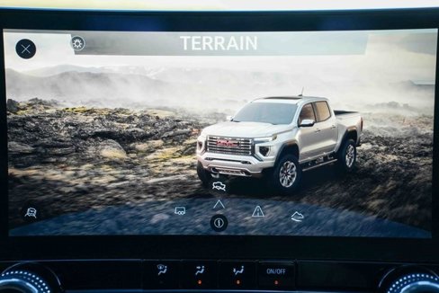 Used 2024 GMC Canyon Elevation image 43