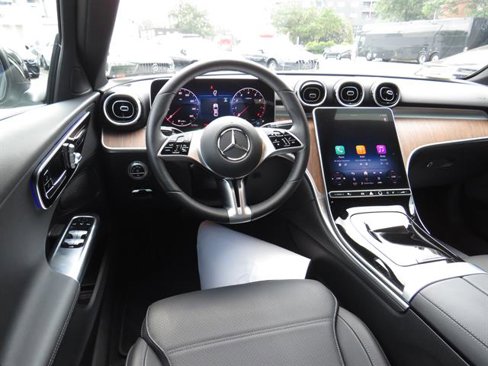Used 2025 Mercedes-Benz C 300 4MATIC Sedan image 9