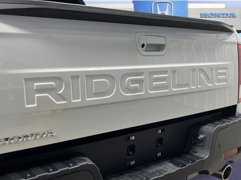 New 2026 Honda Ridgeline Black Edition image 6