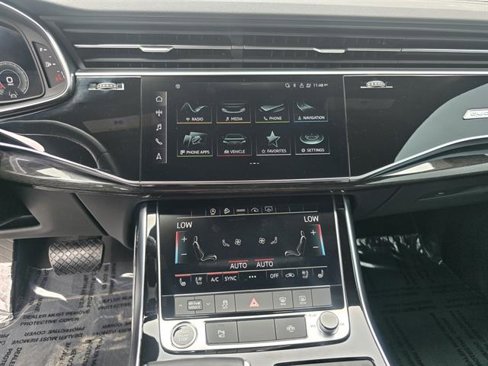 Used 2022 Audi Q8 Premium Plus w/ Premium Plus Package image 24