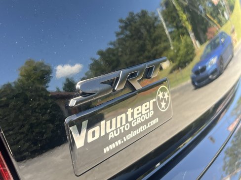 Used 2023 Chrysler 300 C image 9