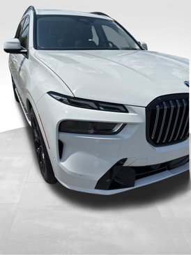 Used 2024 BMW X7 xDrive40i image 6