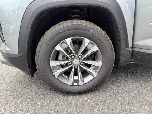 New 2026 Chevrolet Equinox LT w/ LPO, Floor Liner Package image 11