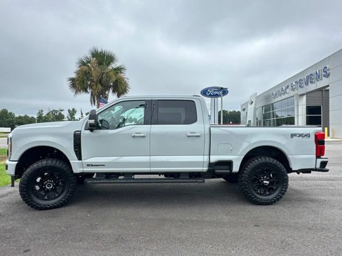 New 2025 Ford F250 Lariat w/ Black Appearance Package image 15