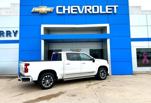 Used 2022 Chevrolet Silverado 1500 High Country w/ Technology Package image 5